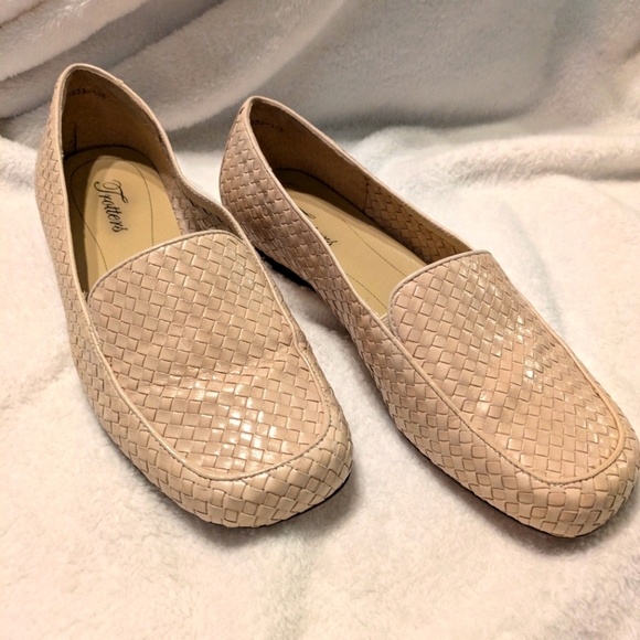 Trotters Leather Loafer Shoes 8.5w light beige - Picture 10 of 13